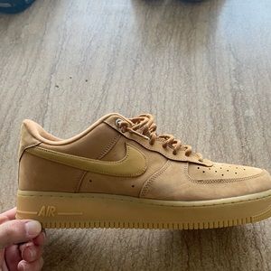 Nike OG Air Force 1’s. Only worn twice. Great condition.